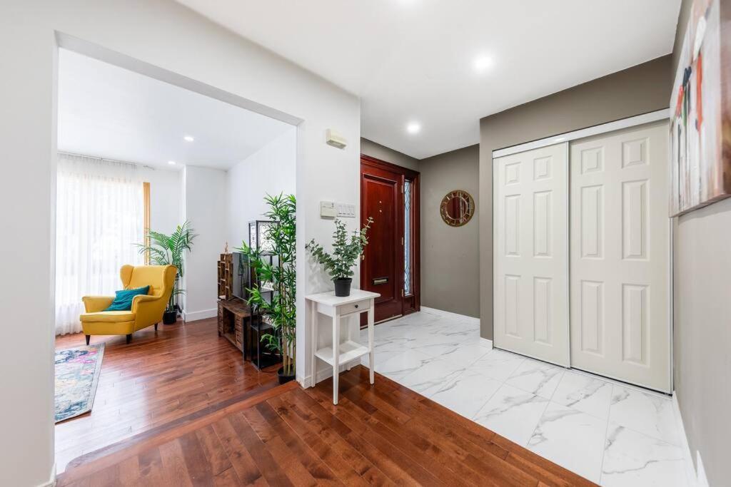 Spacious 4Br House Close To Dt Apartman Brossard Kültér fotó